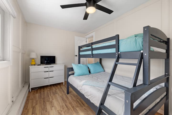 غرفة نوم 2 بسرير بطابقين