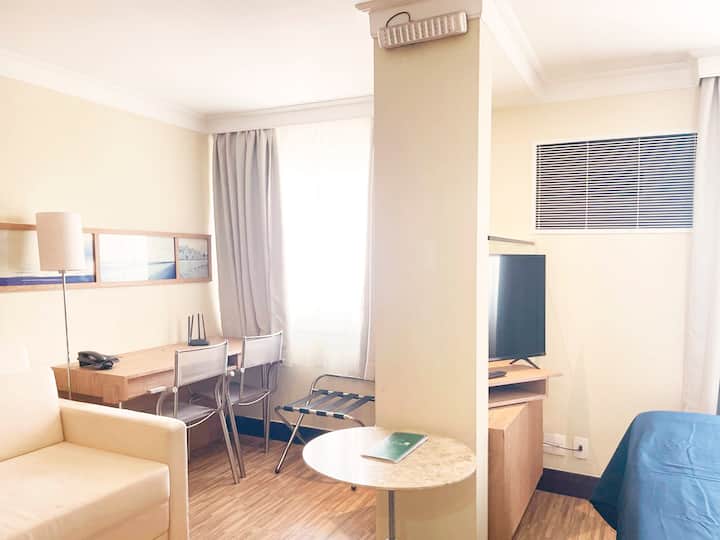 Flat Com Linda Vista No International Plaza - São Paulo
