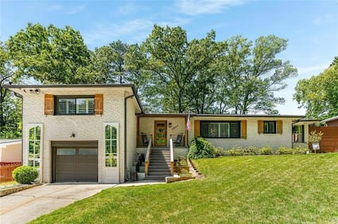 Huntley Hills Cottage