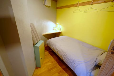 [Private] [Family] 5 bedroom with kitchen, self check-in, 9-minute walk from Fukushima station