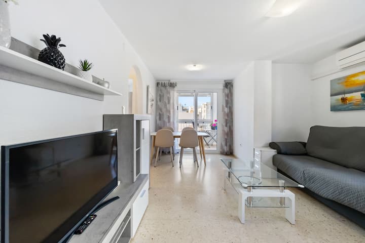 Bright Two-bedroom Holiday Home Almost By The Sea - Torrevieja