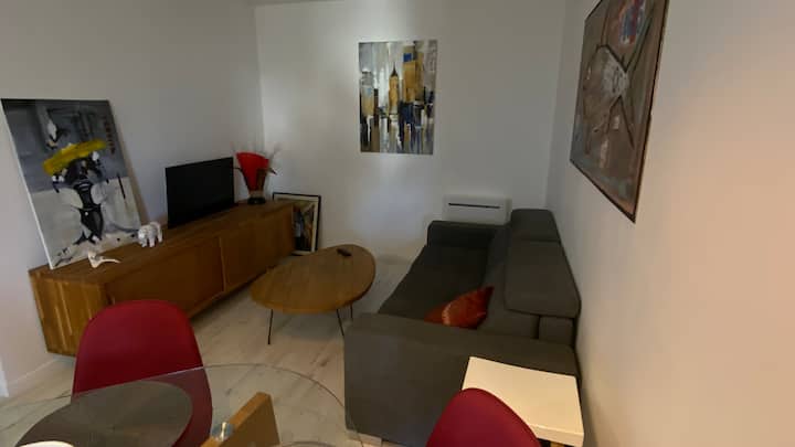Logement Entier De Caractère - Vitrolles