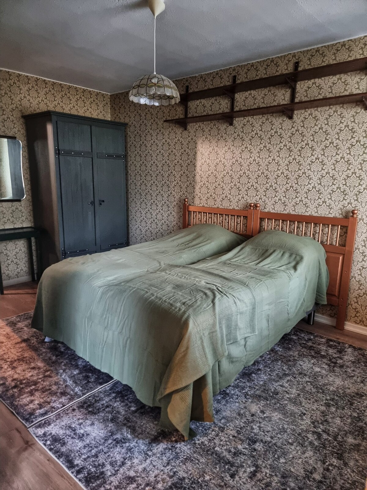 Un lit double peut être divisé en deux lits simples.