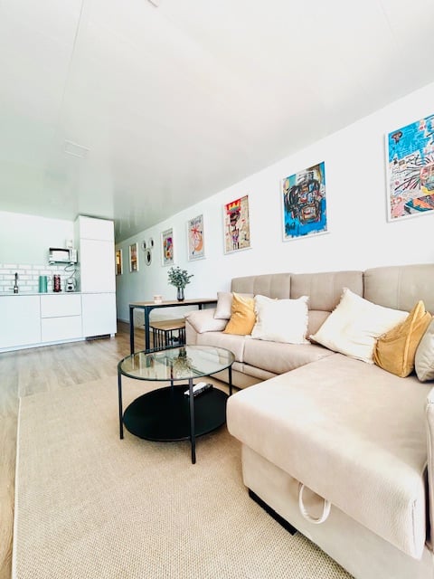 Top Airbnb: Ibiza apartment – “temporary monthly long-term stay” in Eivissa