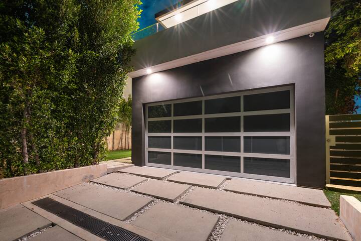 Modern Villa Pool Jacuzzi WEHO gallery image 4