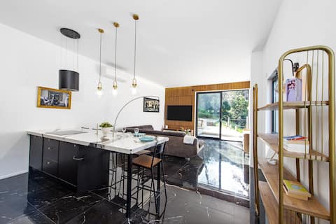 Menton House – Parking – Terrace