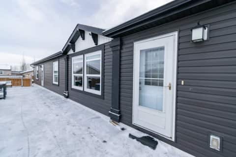 2-bedroom guest suite in town with private kitchen
