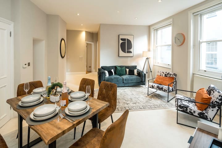 1 min Oxford Street! gallery image 2