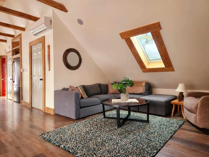 The Sunny Brook Loft - Lunenburg