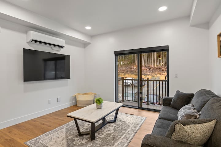 Modern Condo With Incredible Mountain Backdrop 207 - ジュノー, AK
