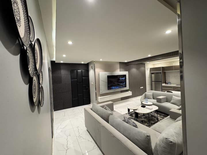 205 Unique Apartment (Self Check-in) Al Murooj District
