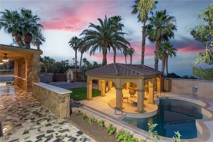 Vegas Family Escape: Pool, Spa, Gym, & Game Room gallery image 2