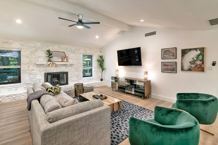 Hill Country Hideout-Pool-HotTub gallery image 4