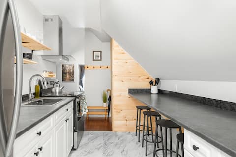 The Loft at Marble Place: Cozy Family Retreat