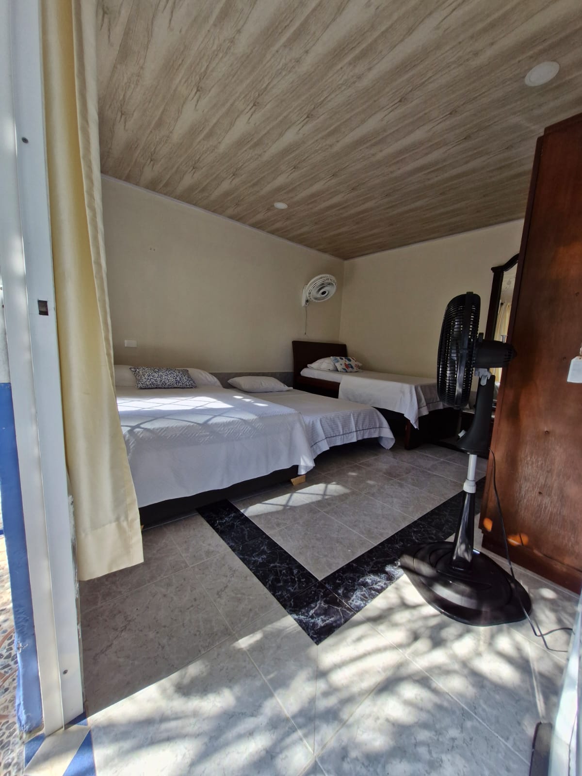 غرفة النوم 2