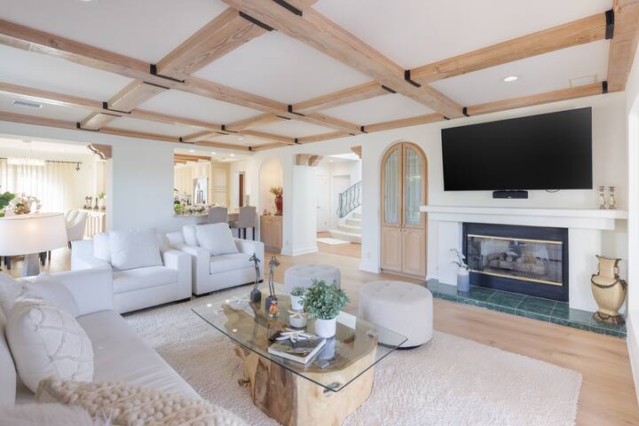 The Bel Air Stradella Oasis with pool and views! gallery image 4