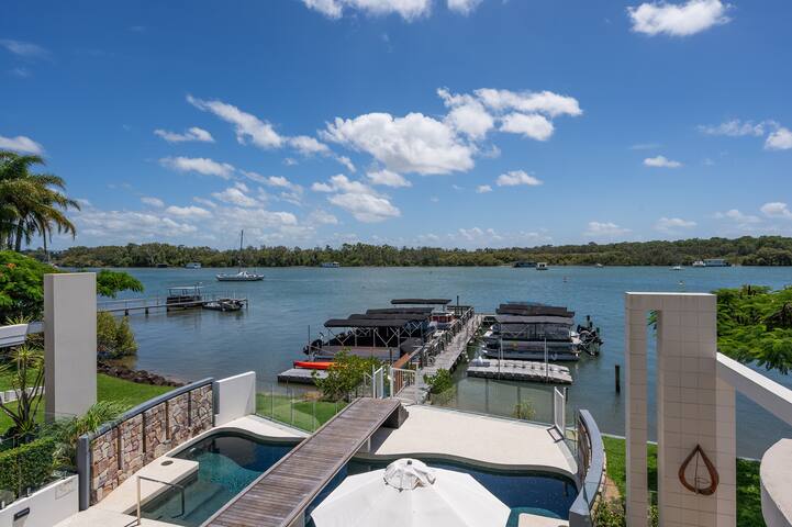 Luxury Riverside Escape gallery image 2