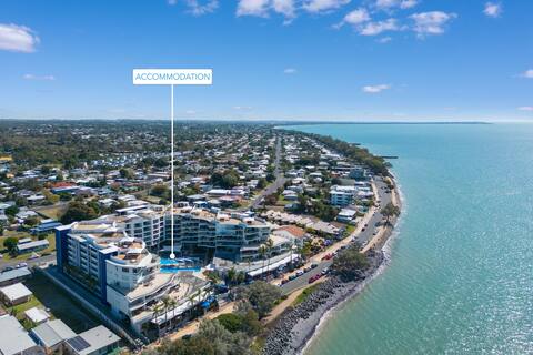 Stylish 2B Villa, Ocean Poolside