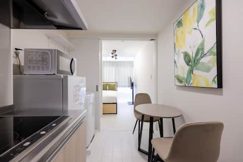 7-minute walk from the nearest station! /1 train to Shinjuku Station/Fully furnished/Bri Takaito b01