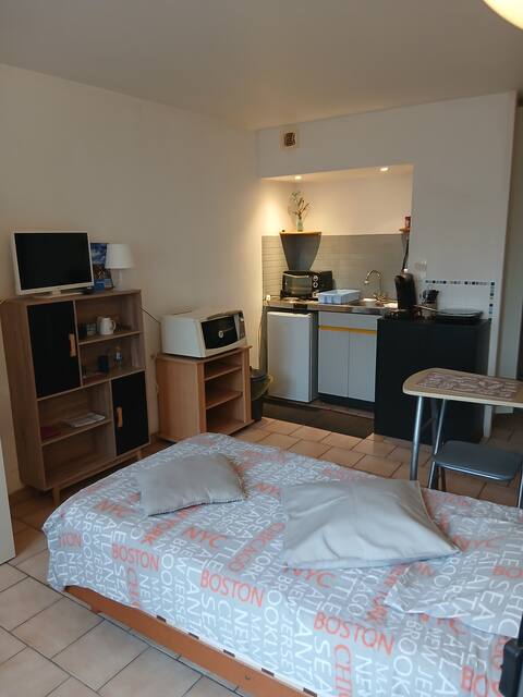 Popular Airbnb listing: Studio in Gien