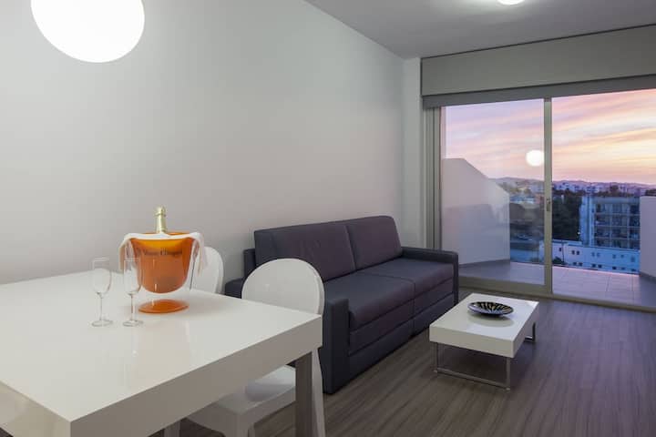4 Guests Apartments With Pool, Spa And Gym - Sant Antoni de Portmany