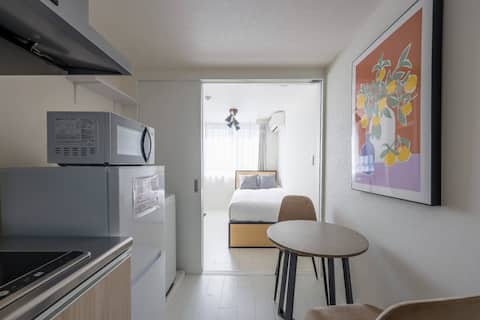 7-minute walk from the nearest station! /1 train to Shinjuku Station/Fully furnished/Bri Takai D02