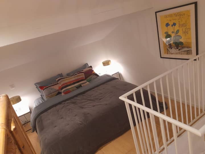 Втора спалня на пристройката „Мецанин“ с гардероб.