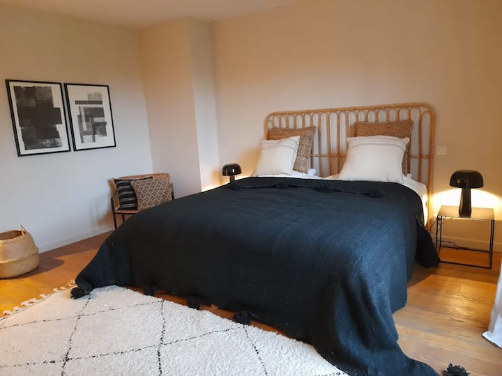 Смарт телевизор във всяка стая в оста на леглата