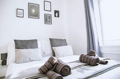 Coastal Gateway, 3 bedrooms, 5 beds, FREE parking