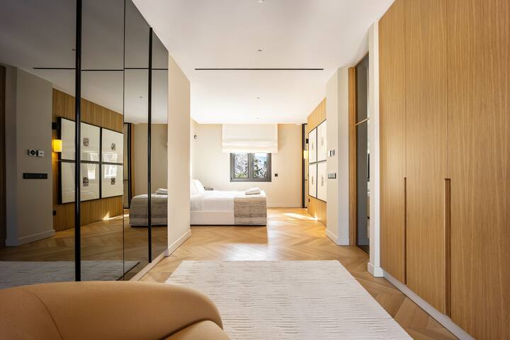 The Athenian Penthouse with Acropolis Views gallery image 5