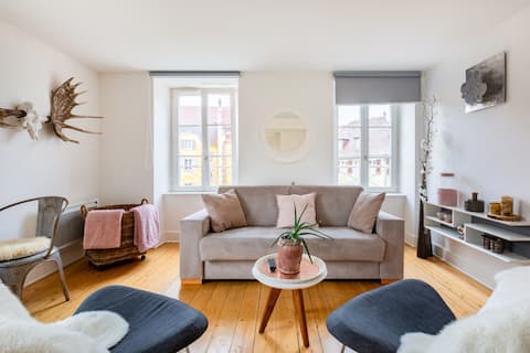 Successful Airbnb property: La Vie en Rose • On the Petite Venise in Colmar