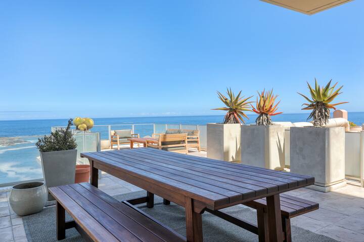 Unique Bantry Bay 2 bed with Unbeatable Views gallery image 2