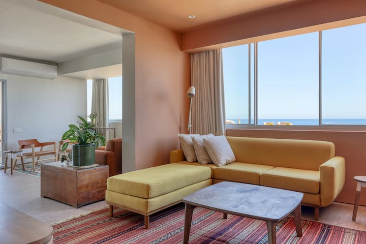 Unique Bantry Bay 2 bed with Unbeatable Views