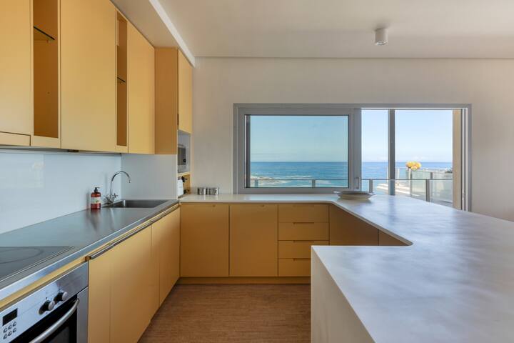 Unique Bantry Bay 2 bed with Unbeatable Views gallery image 5