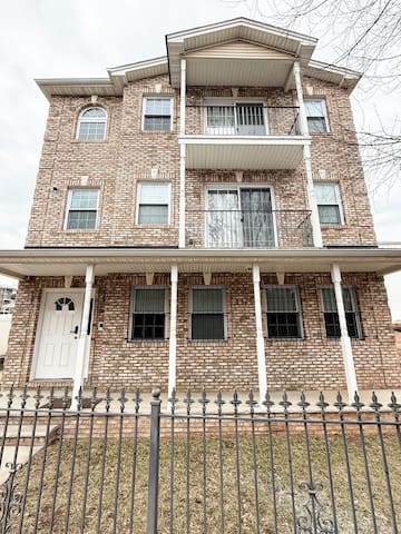 Family Friendly| 15 beds| 10 min EWR | 30 min NYC