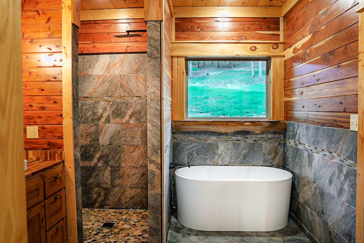 Master bathroom soaking tub