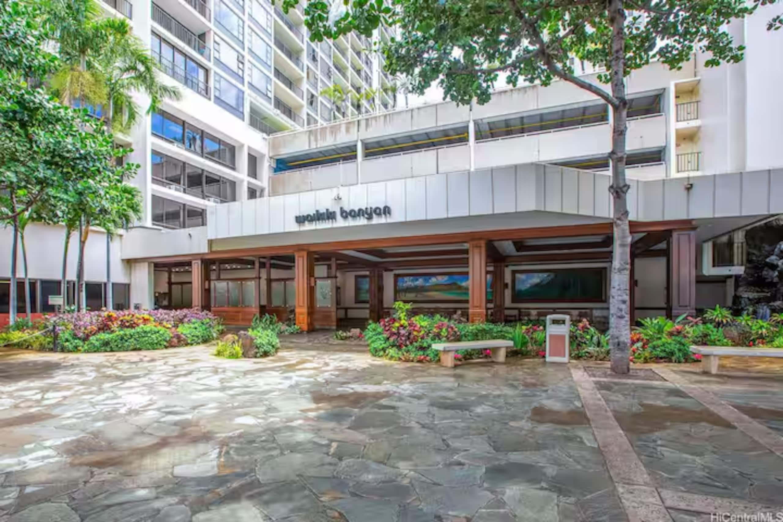 Condo in Honolulu · ★4.69 · 1 bedroom · 3 beds · 1 private bath - Image 24