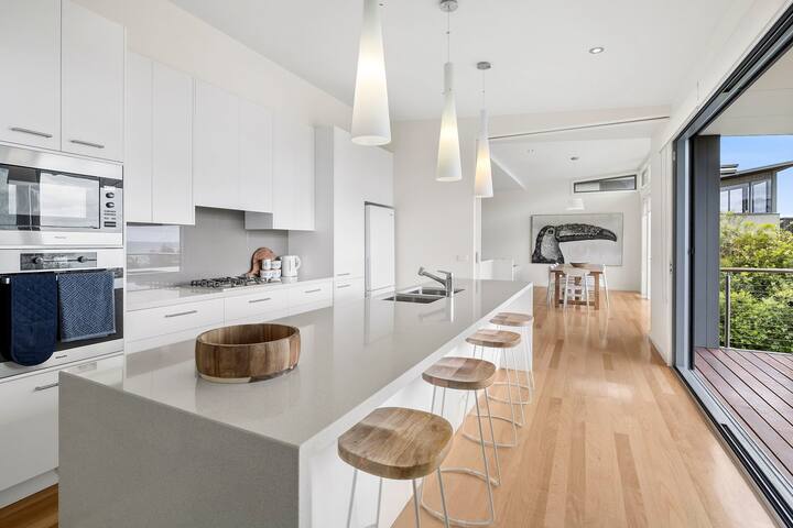 Serena- STAY AND PLAY gallery image 3