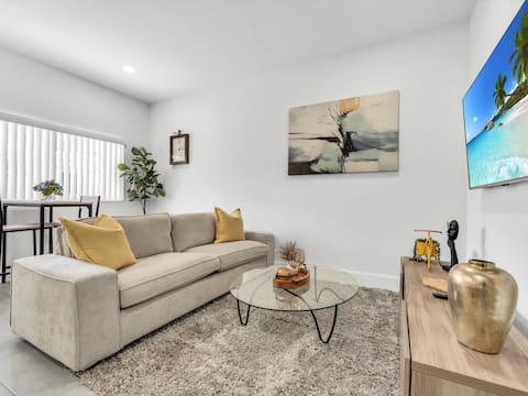 Successful Airbnb property: Cozy 3BR Home Near Wynwood Older Home Urban Area in Edison