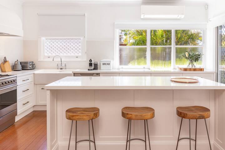 Summer Breeze Lake House gallery image 5