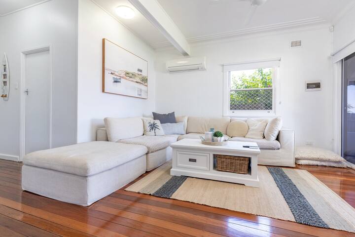 Summer Breeze Lake House gallery image 3