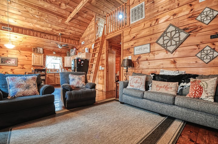 Sweet Valley Cabin - Sevierville, TN