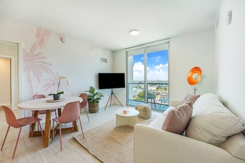 Popular Airbnb listing: Design District Condo with Pool, Gym & City Views in Baypoint