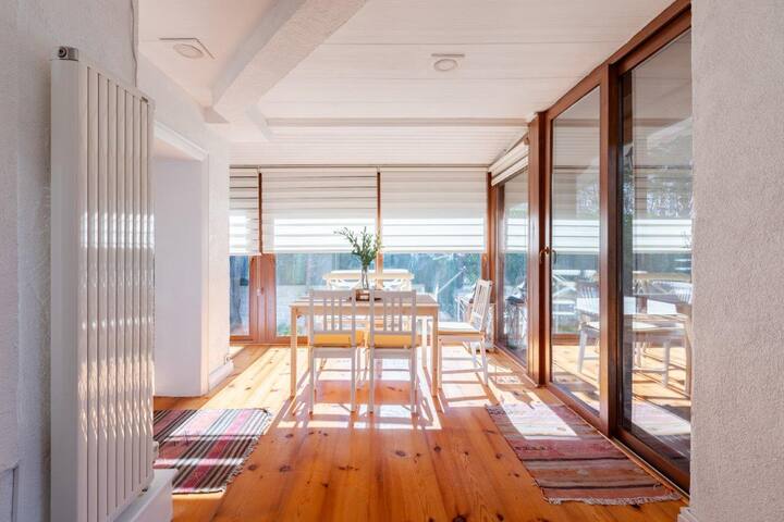 Charming 3Bed Villa Private Garden & Terrace! #381 gallery image 4