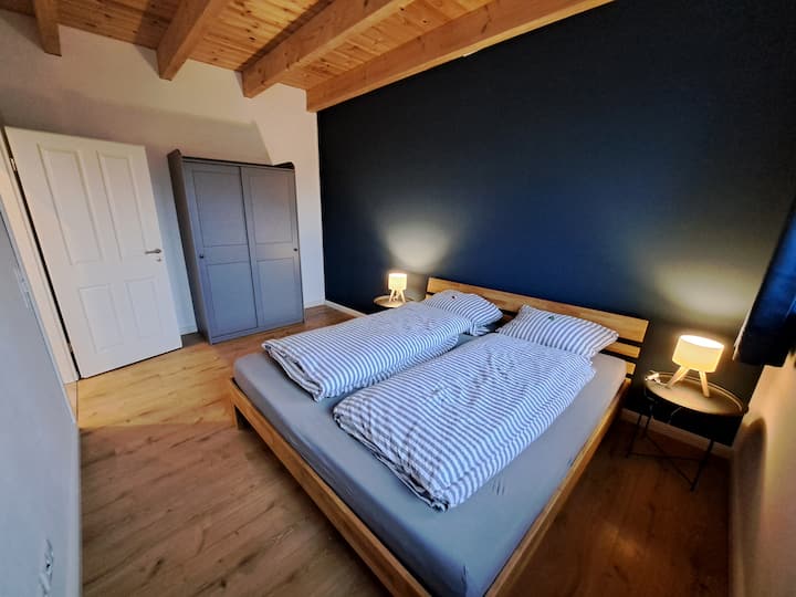 Поголема спална соба 