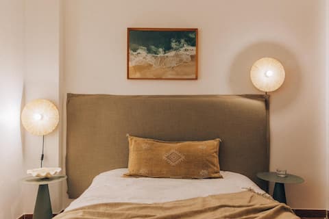 São Sebastião Apartment - 1 bedroom oceanfront w/pool