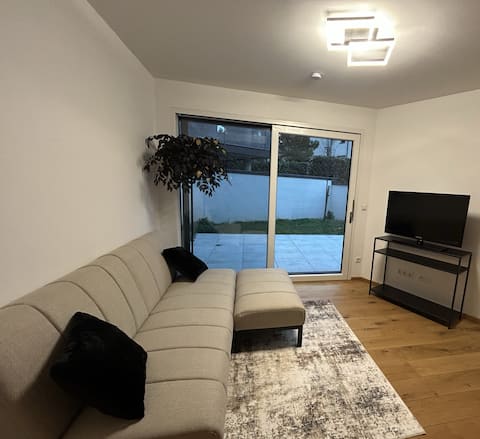 Beliebte Airbnb-Anzeige: Charming apartment with garden - Kaisermühlen VIC in Donaustadt