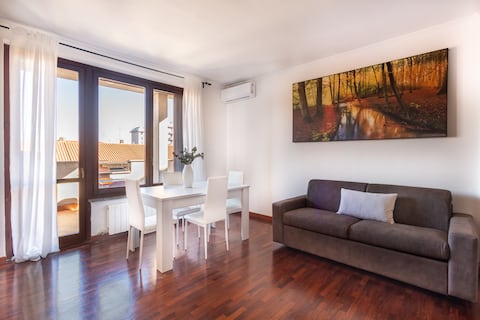 Rho Fiera Milano- Two-bedroom two-bathroom Apt