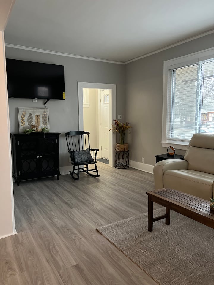 Best Location @West Dearborn Mi To Explore & Relax - Detroit, MI