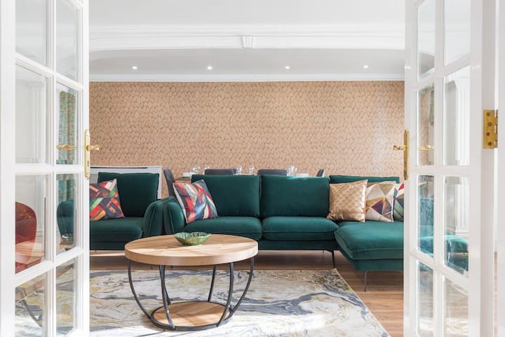 The Meadows| 4 Beds | Sleeps 8 | Sky Studios - St Albans, UK